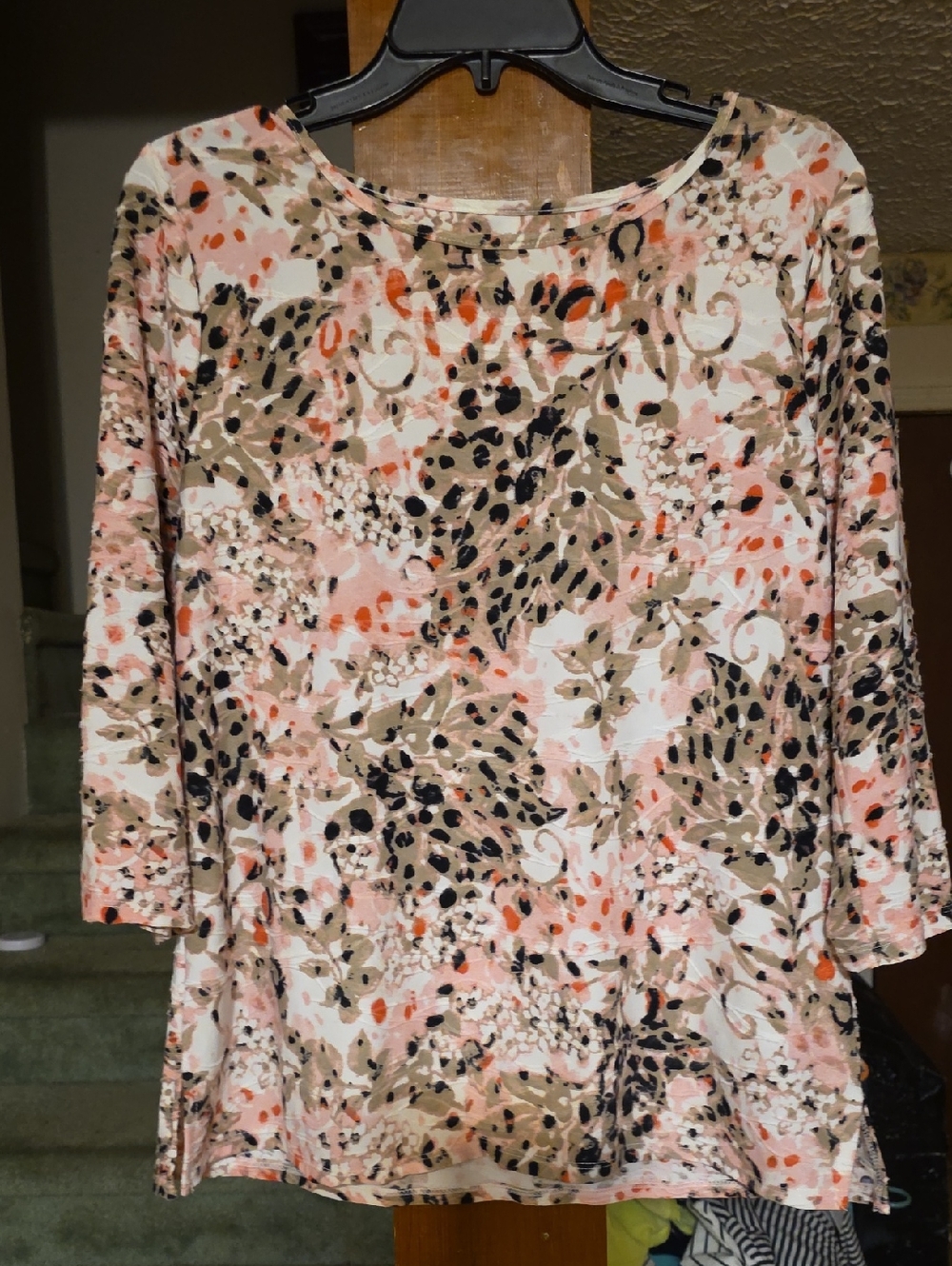Women's Floral Long Sleeve Scoop Neck Top - Pink & Tan